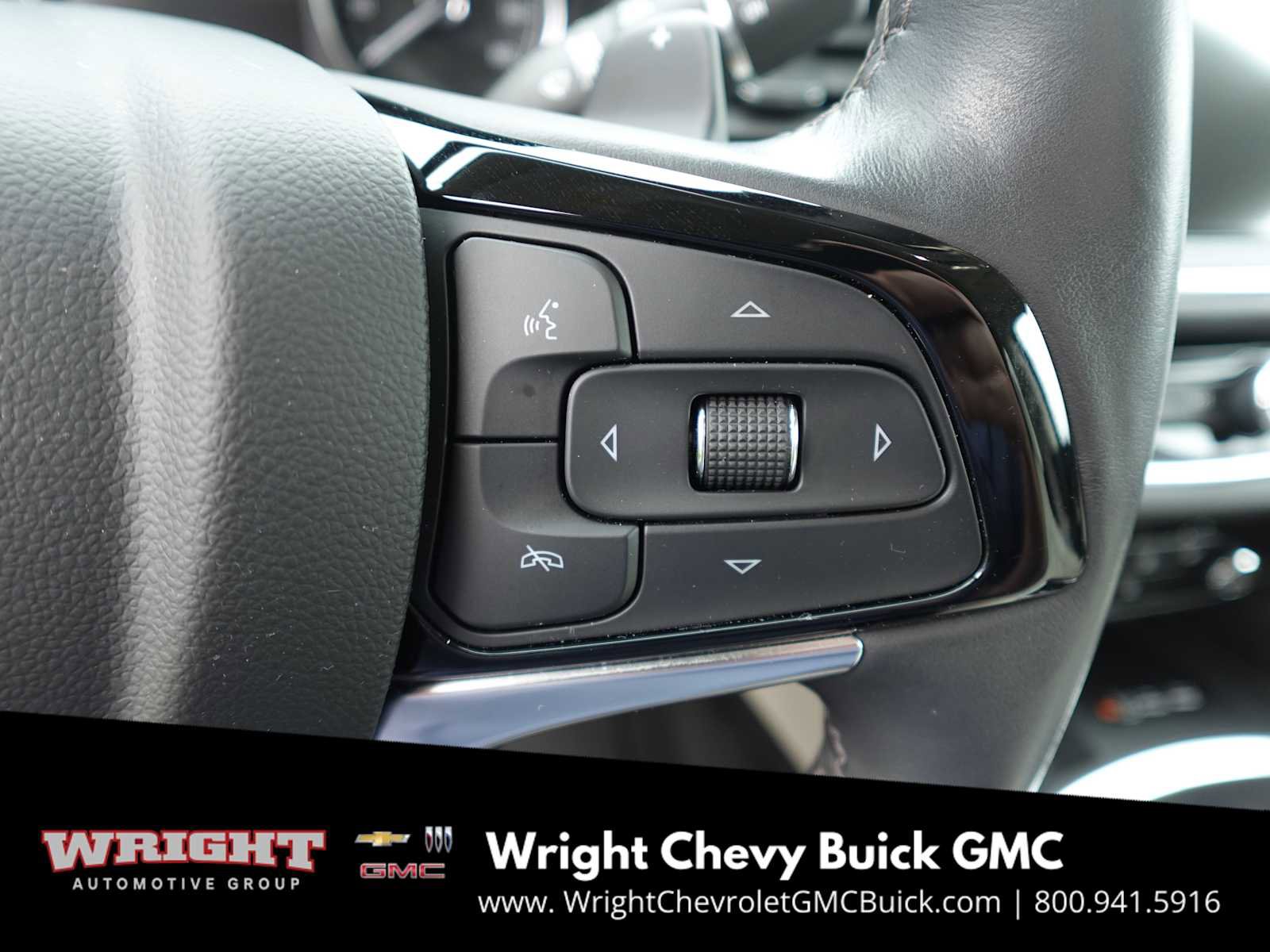 Used 2023 Buick Enclave Essence image 15