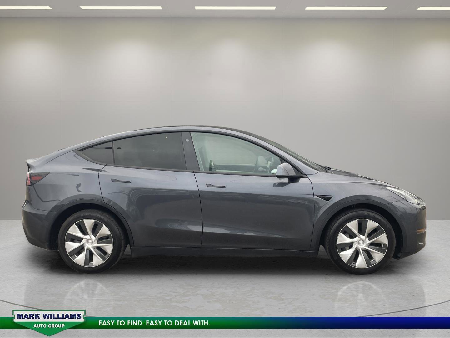 Used 2022 Tesla Model Y Long Range image 2
