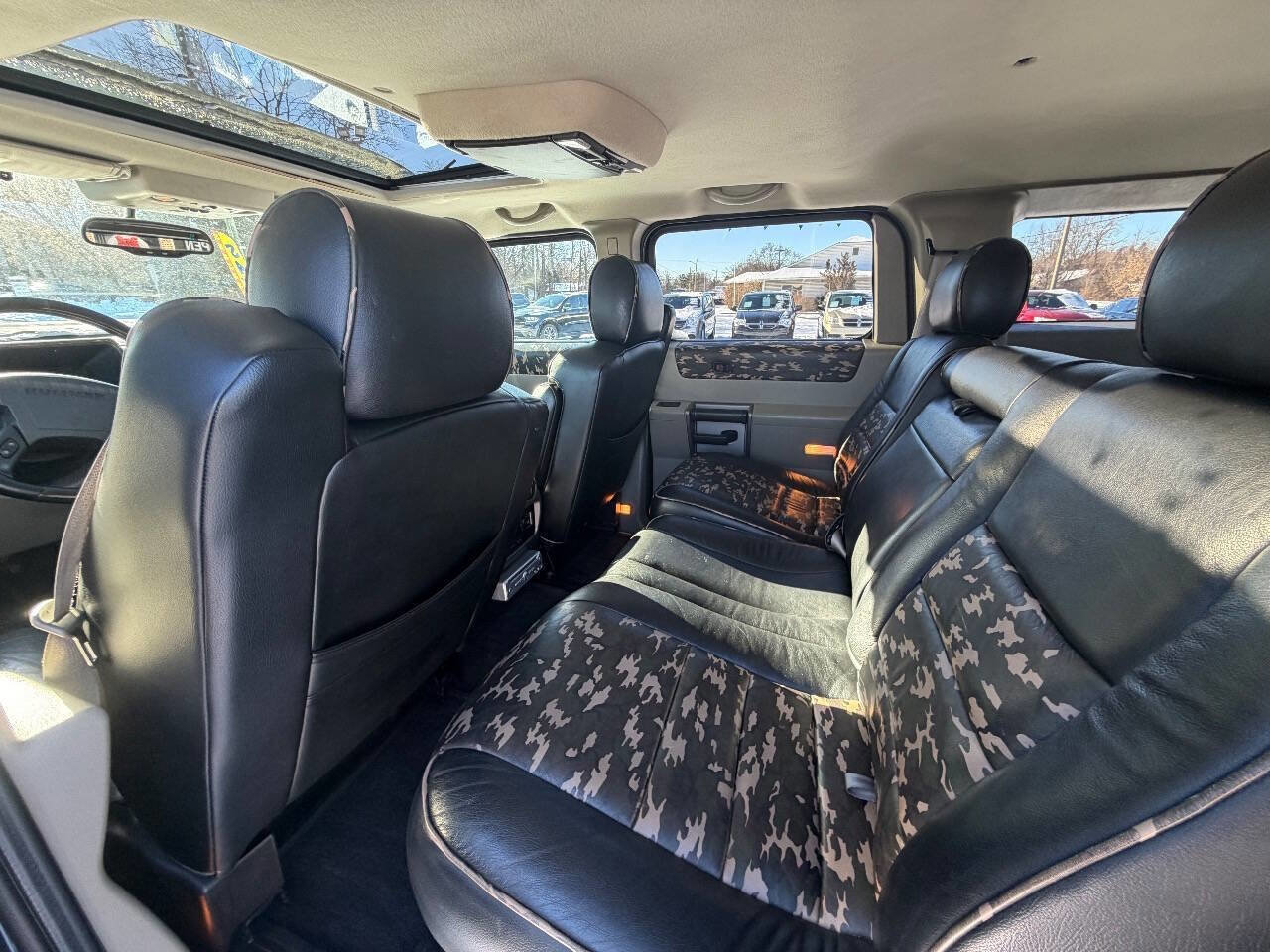 Used 2003 HUMMER H2 w/ Preferred Equipment Group image 11