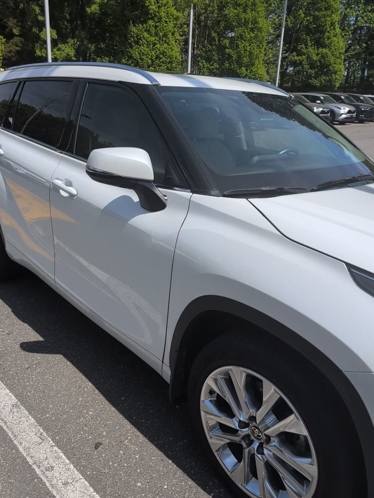 Used 2022 Toyota Highlander Limited image 18