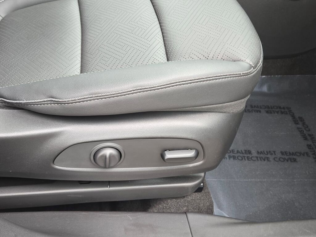 Used 2022 Buick Encore GX Essence w/ Experience Buick Package image 8