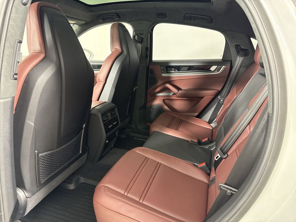 Certified 2024 Porsche Cayenne Turbo image 25