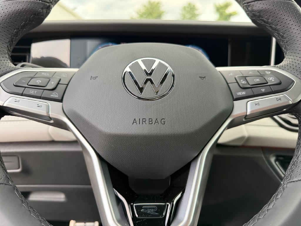 New 2026 Volkswagen Tiguan SEL R-Line AWD/4WD image 21
