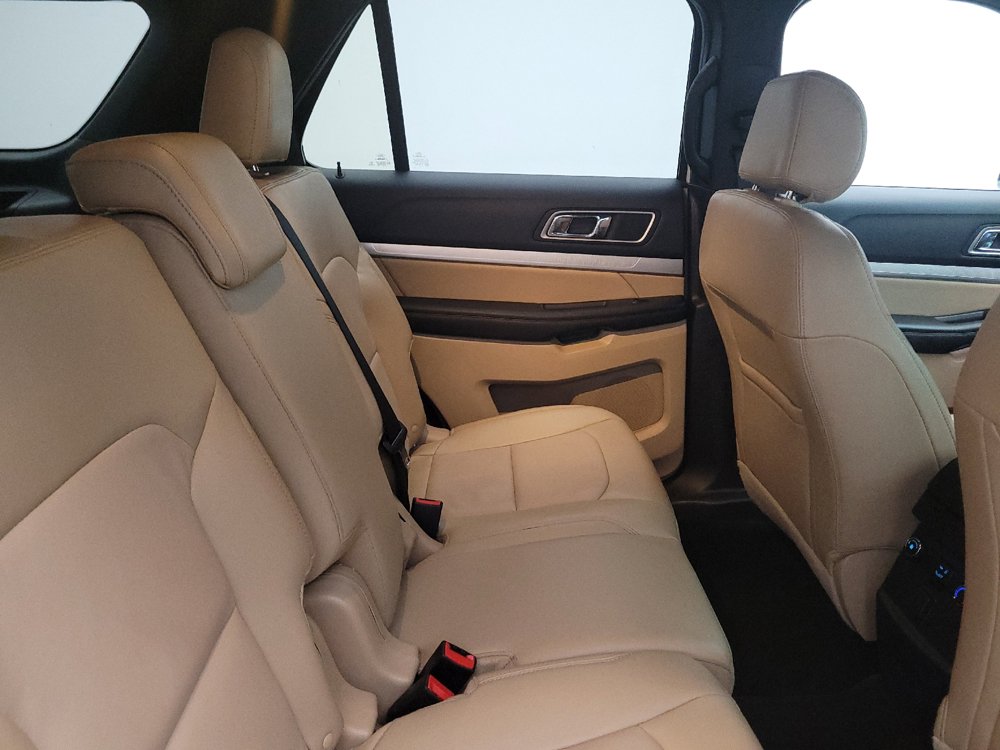 Used 2016 Ford Explorer XLT w/ Equipment Group 202A FWD image 19