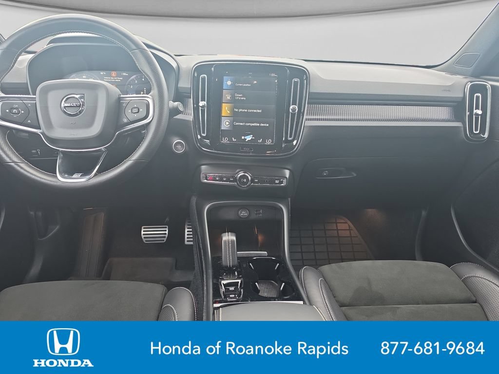 Used 2020 Volvo XC40 T4 R-Design w/ Protection Package Premier FWD image 12