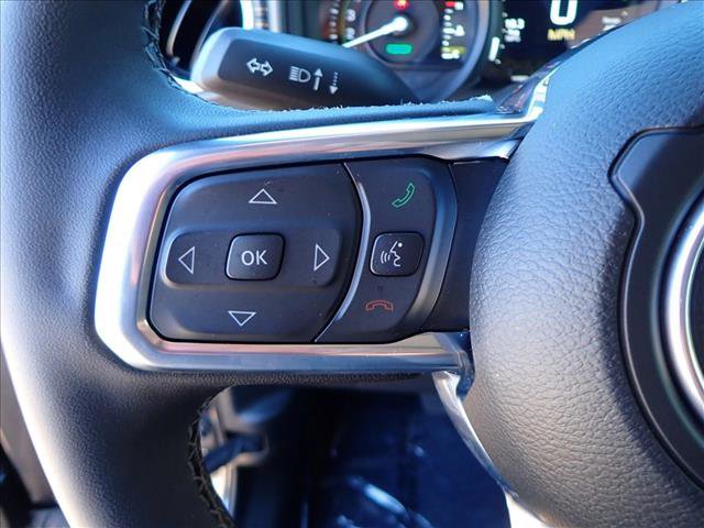 Used 2025 Jeep Wrangler Sahara image 14