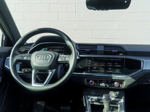 Certified 2025 Audi Q3 2.0T Premium Plus w/ Premium Plus Package image 22