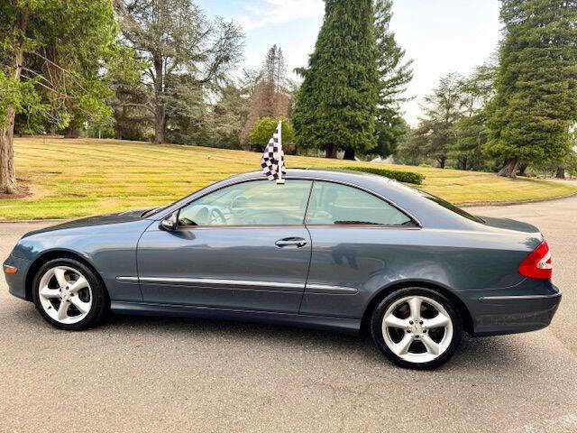 Used 2005 Mercedes-Benz CLK 320 Coupe image 9