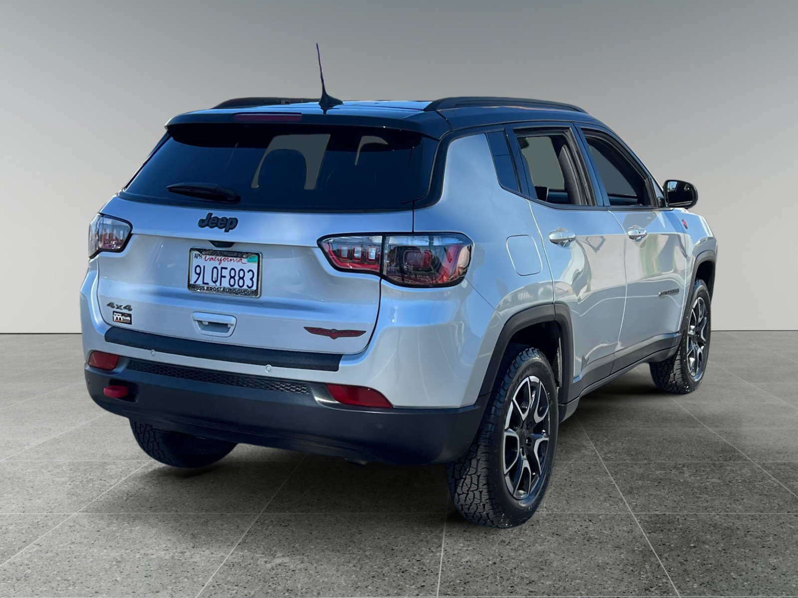 Used 2024 Jeep Compass Trailhawk AWD/4WD image 5