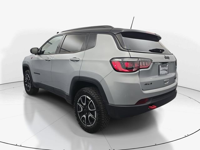 Used 2024 Jeep Compass Trailhawk AWD/4WD image 7