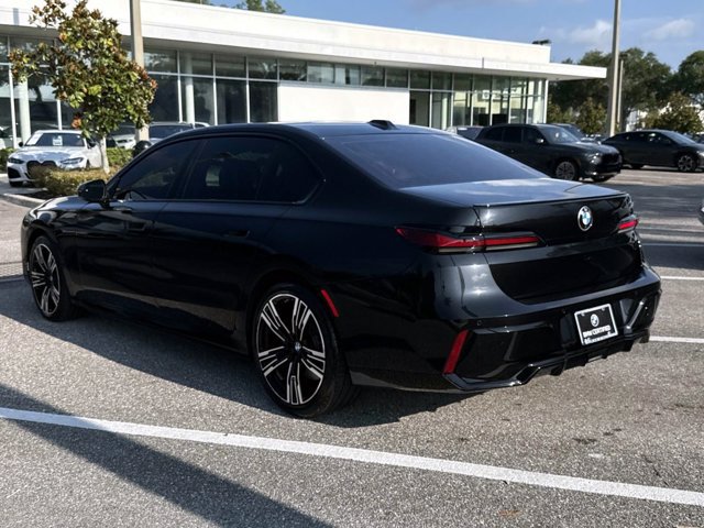 Used 2023 BMW i7 xDrive60 AWD/4WD image 5