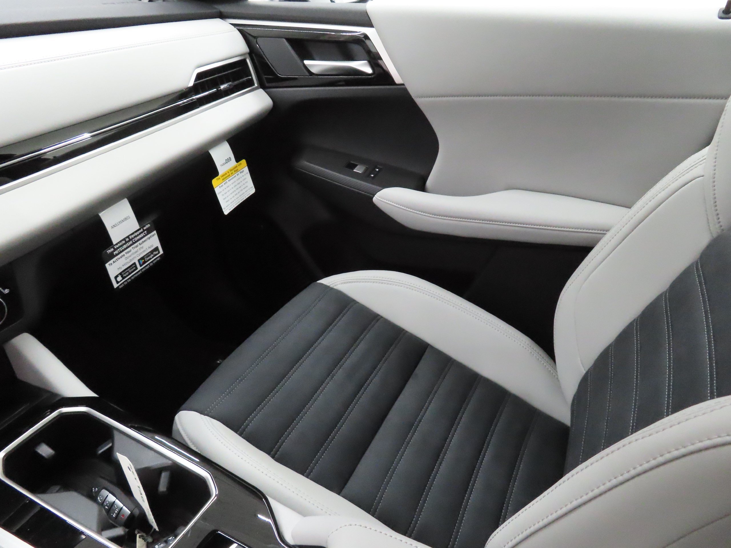 New 2026 Mitsubishi Outlander SE FWD image 19