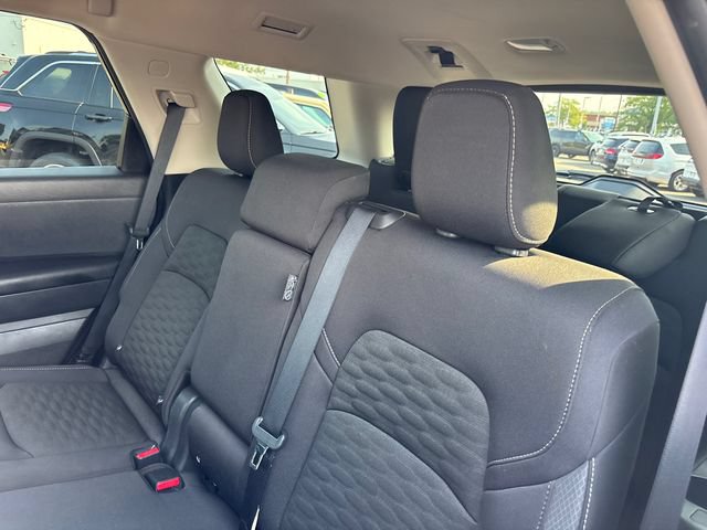 Used 2024 Nissan Pathfinder SV FWD image 8