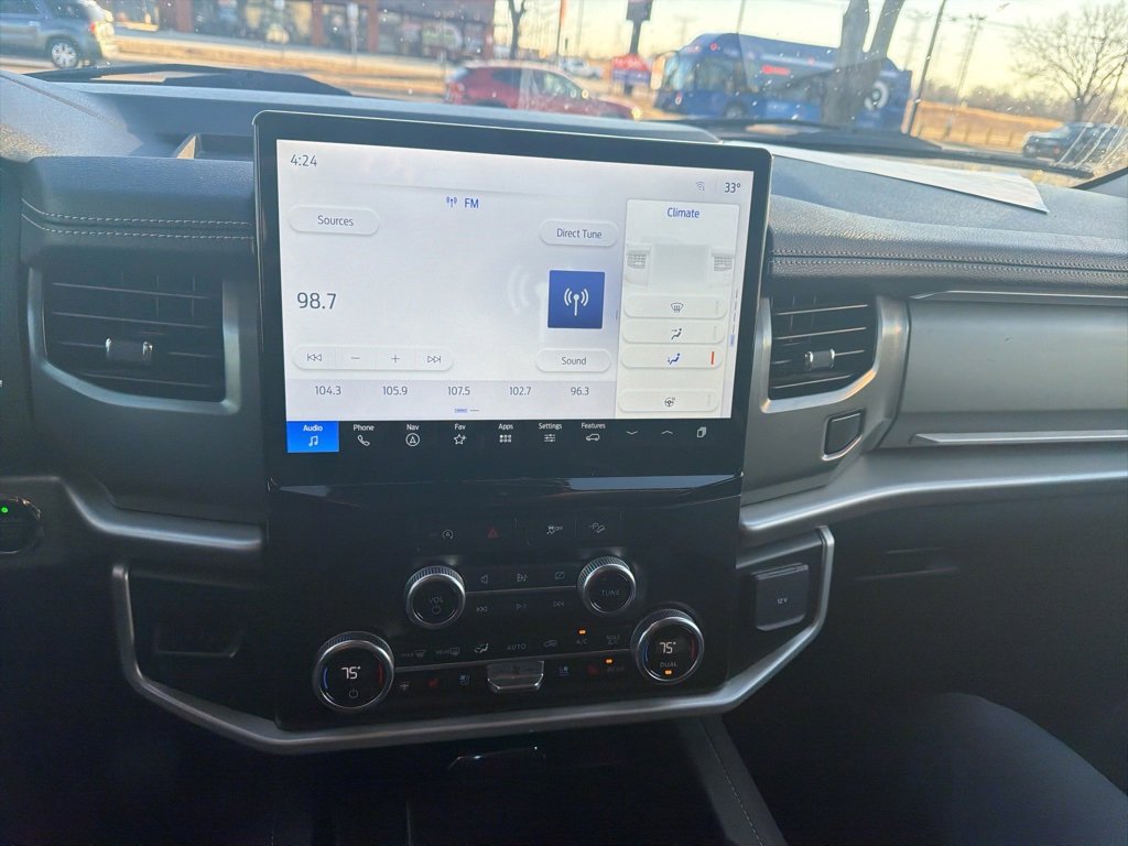 Used 2024 Ford Expedition Max XLT image 12