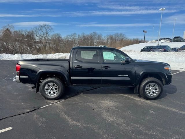 Used 2018 Toyota Tacoma SR5 image 2