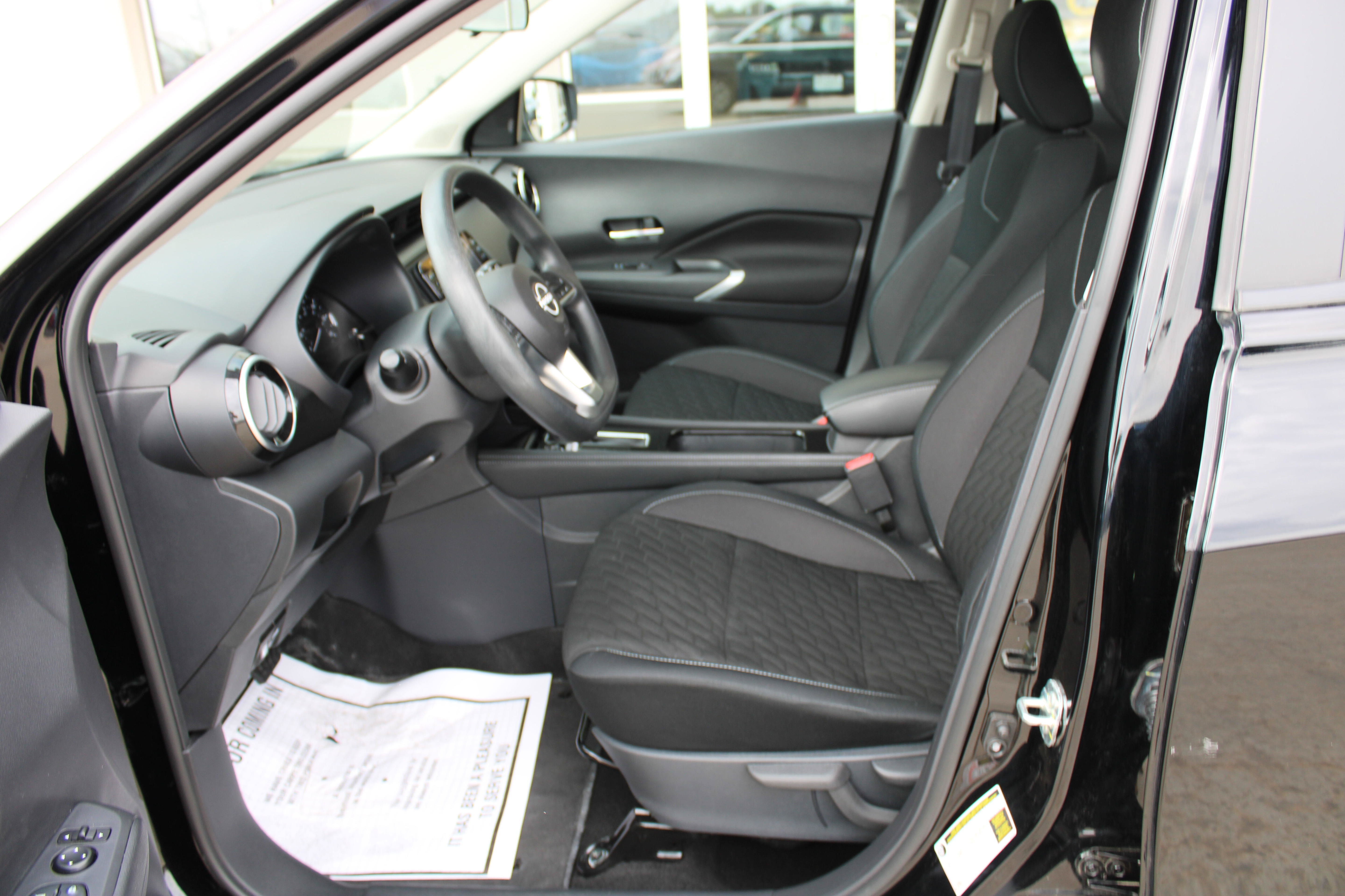 Used 2023 Nissan Kicks SV FWD image 12
