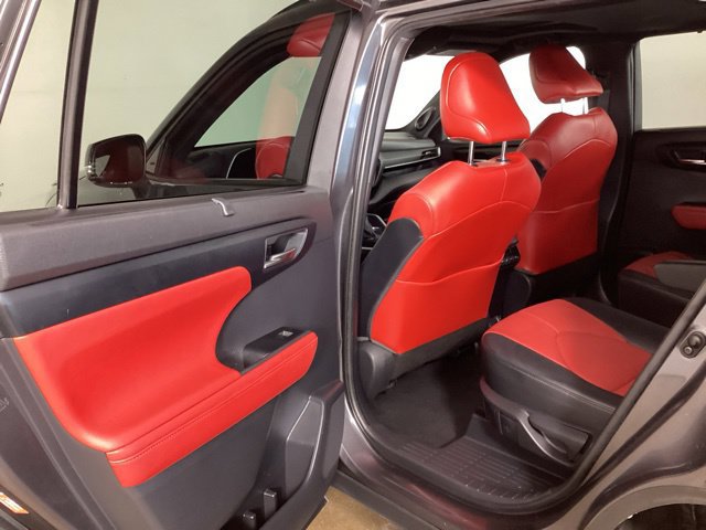 Used 2021 Toyota Highlander XSE AWD/4WD image 26