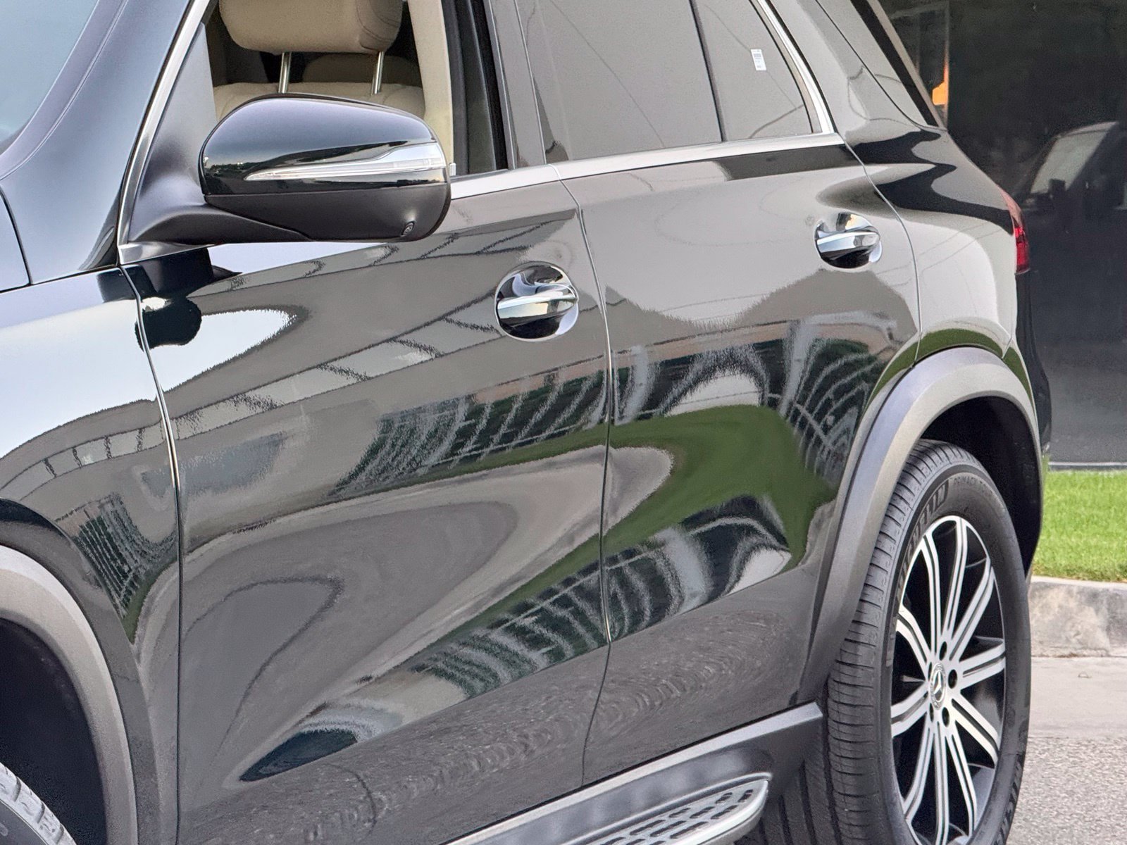 Used 2024 Mercedes-Benz GLE 450 4MATIC image 4
