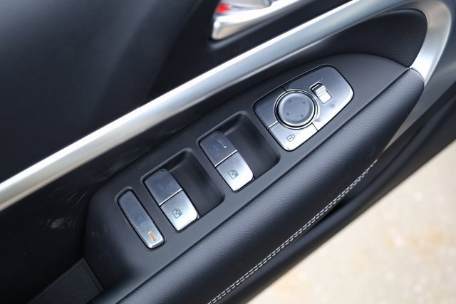 New 2025 Genesis G70 2.5T image 13