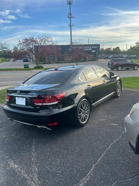 Used 2014 Lexus LS 460 AWD w/ F Sport Package image 2