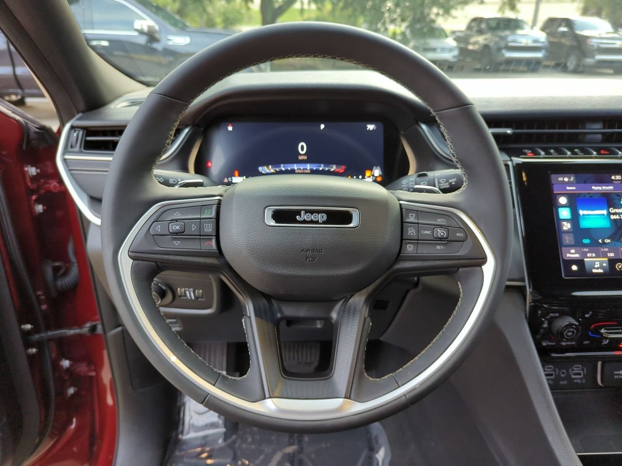 Used 2024 Jeep Grand Cherokee Altitude AWD/4WD image 10