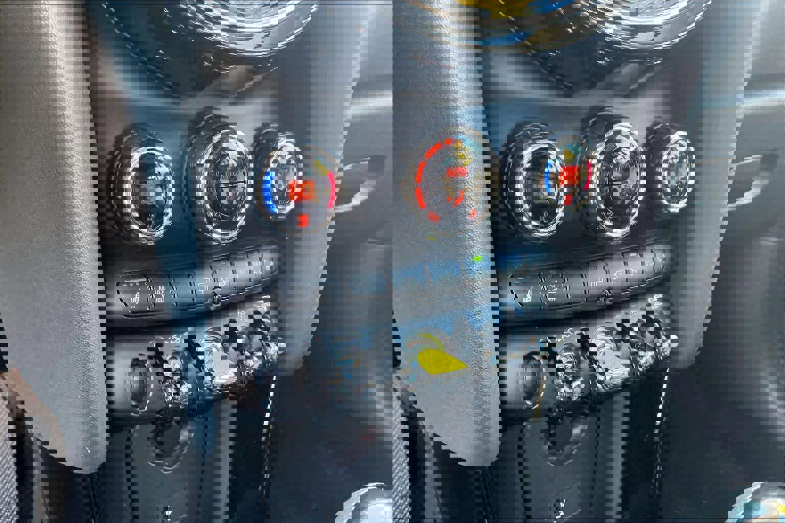 Used 2024 MINI Cooper SE image 33