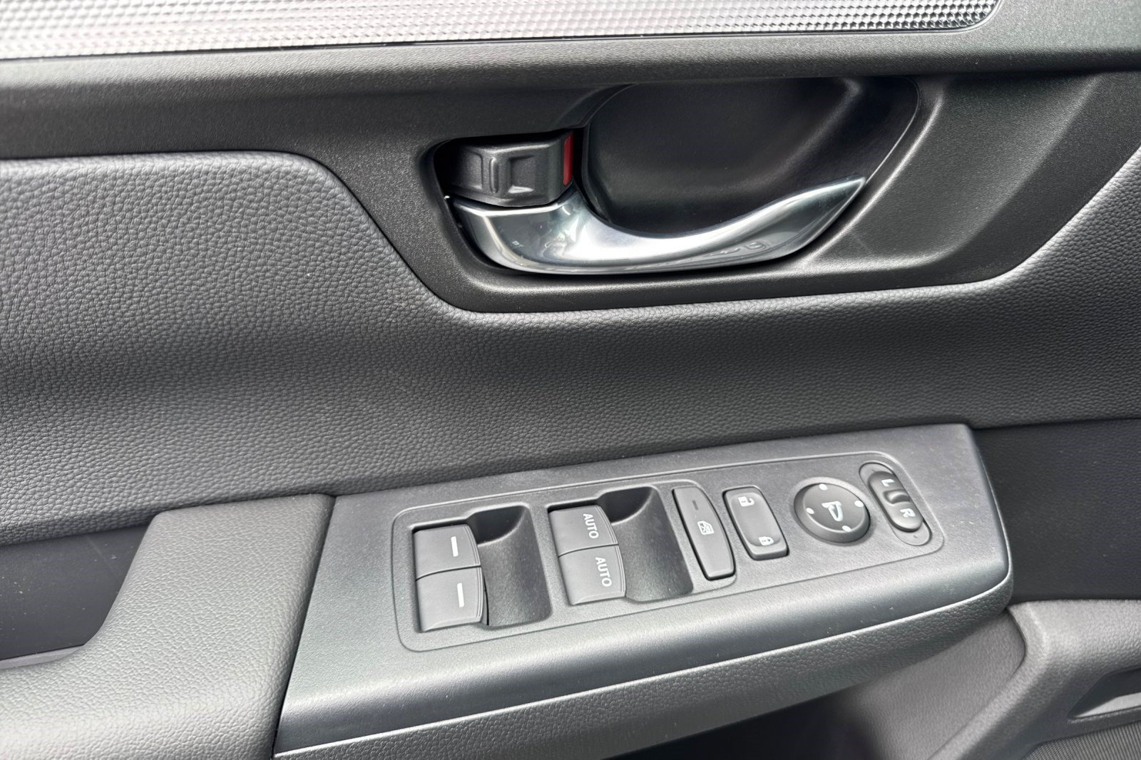 Certified 2026 Honda CR-V Sport image 30