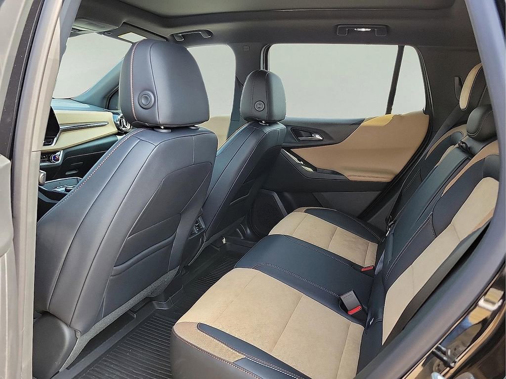 Used 2026 Chevrolet Equinox ACTIV w/ Convenience Package III image 9