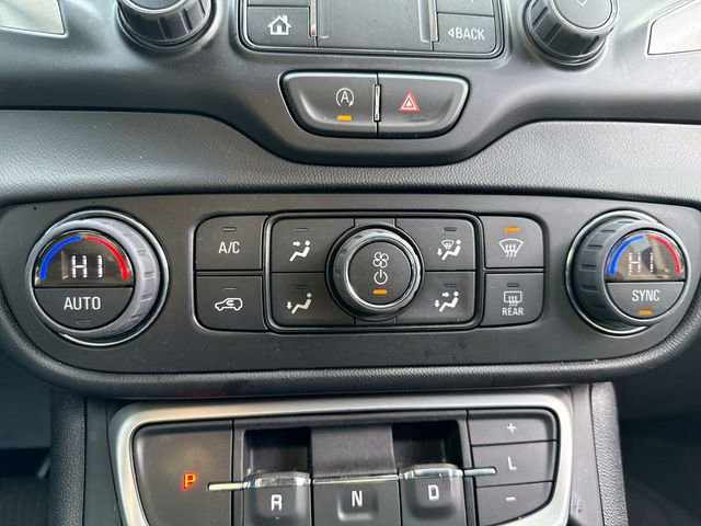 Used 2022 GMC Terrain SLE w/ Driver Convenience Package image 19