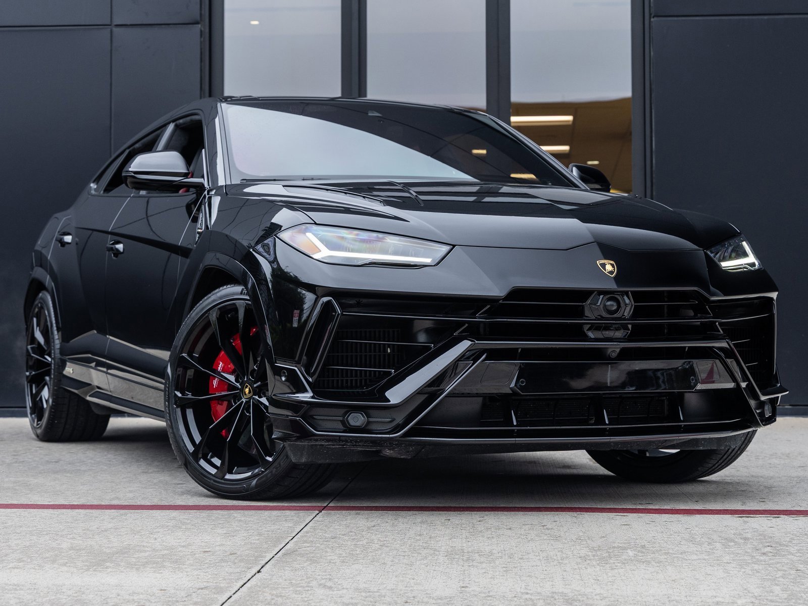 Used 2024 Lamborghini Urus S image 2