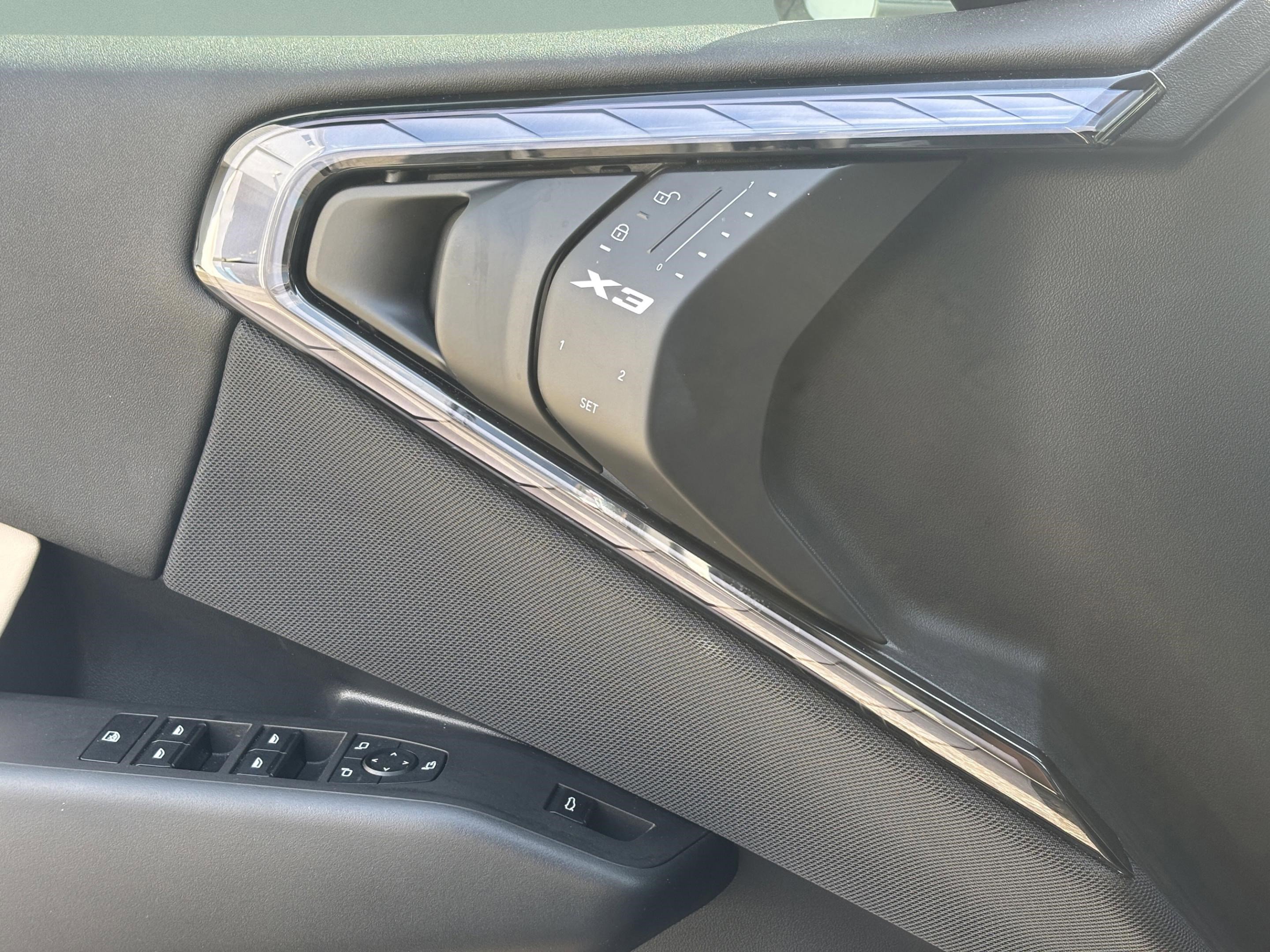 Used 2025 BMW X3 xDrive30i w/ Convenience Package image 14