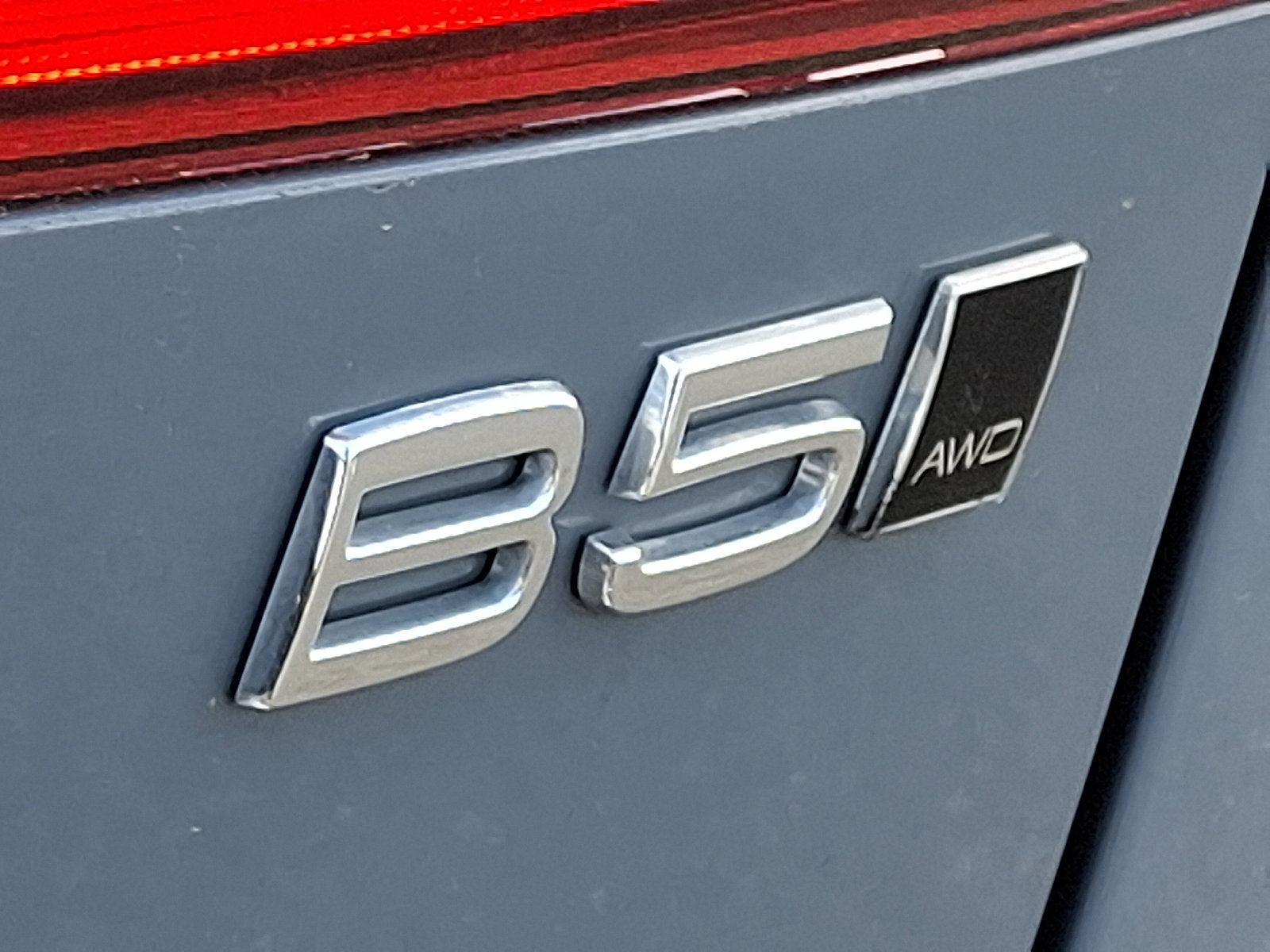 Certified 2022 Volvo XC60 B5 Momentum w/ Climate Package image 30