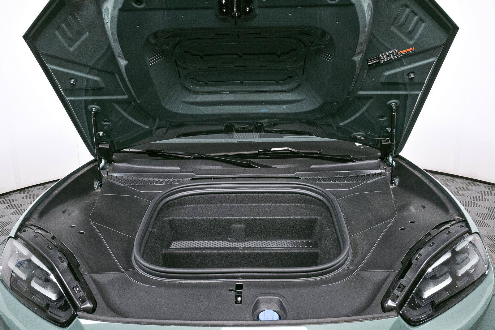New 2026 Porsche Cayenne Electric AWD/4WD image 35