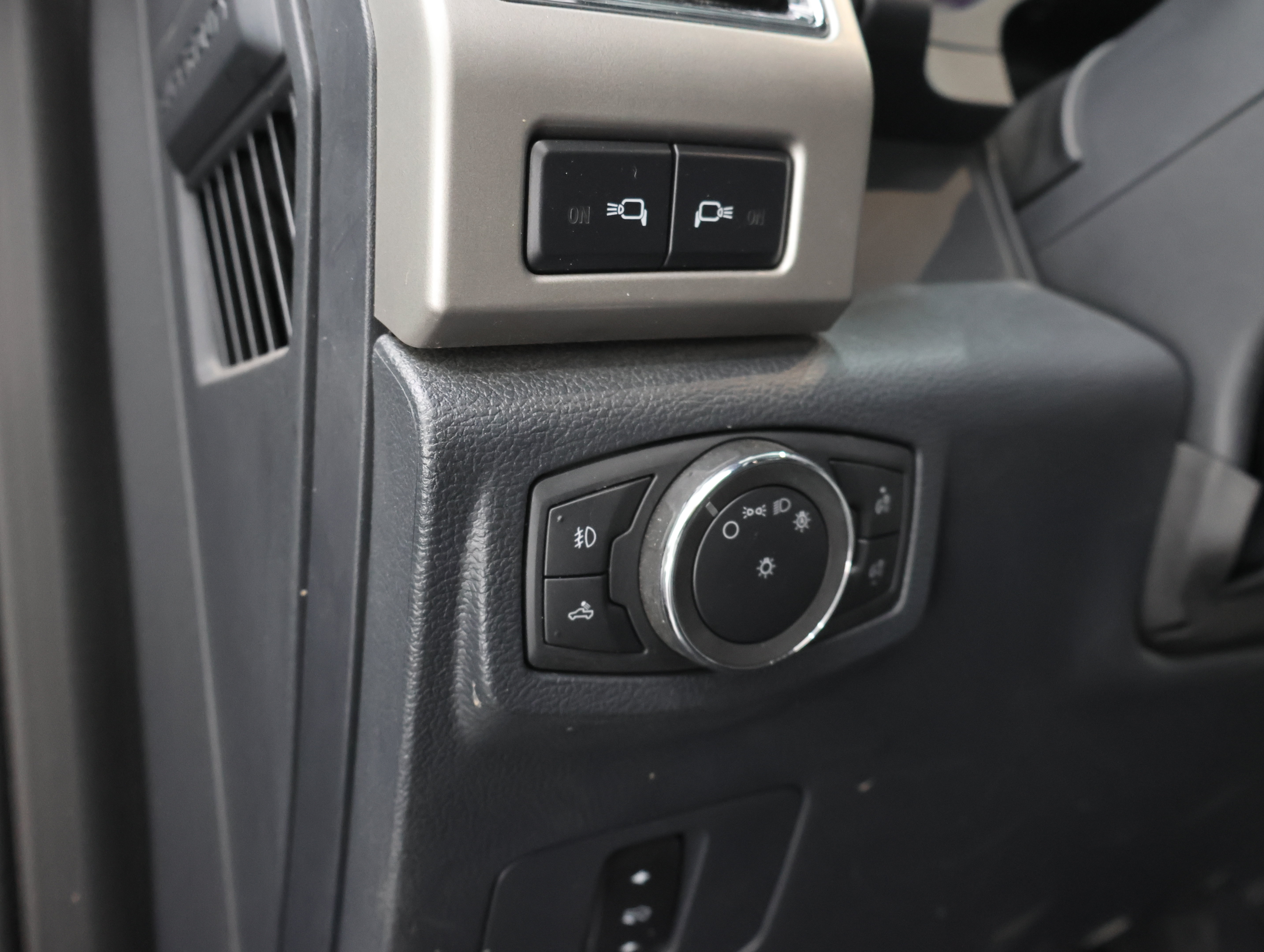 Used 2022 Ford F250 Lariat w/ Lariat Value Package AWD/4WD image 51