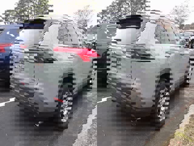 Used 2020 Toyota RAV4 XLE image 5