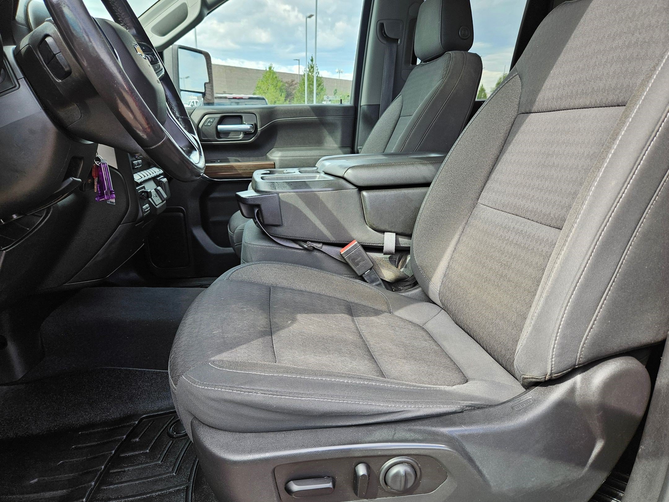 Used 2020 Chevrolet Silverado 2500 LT w/ Fleet Comfort Package AWD/4WD image 15