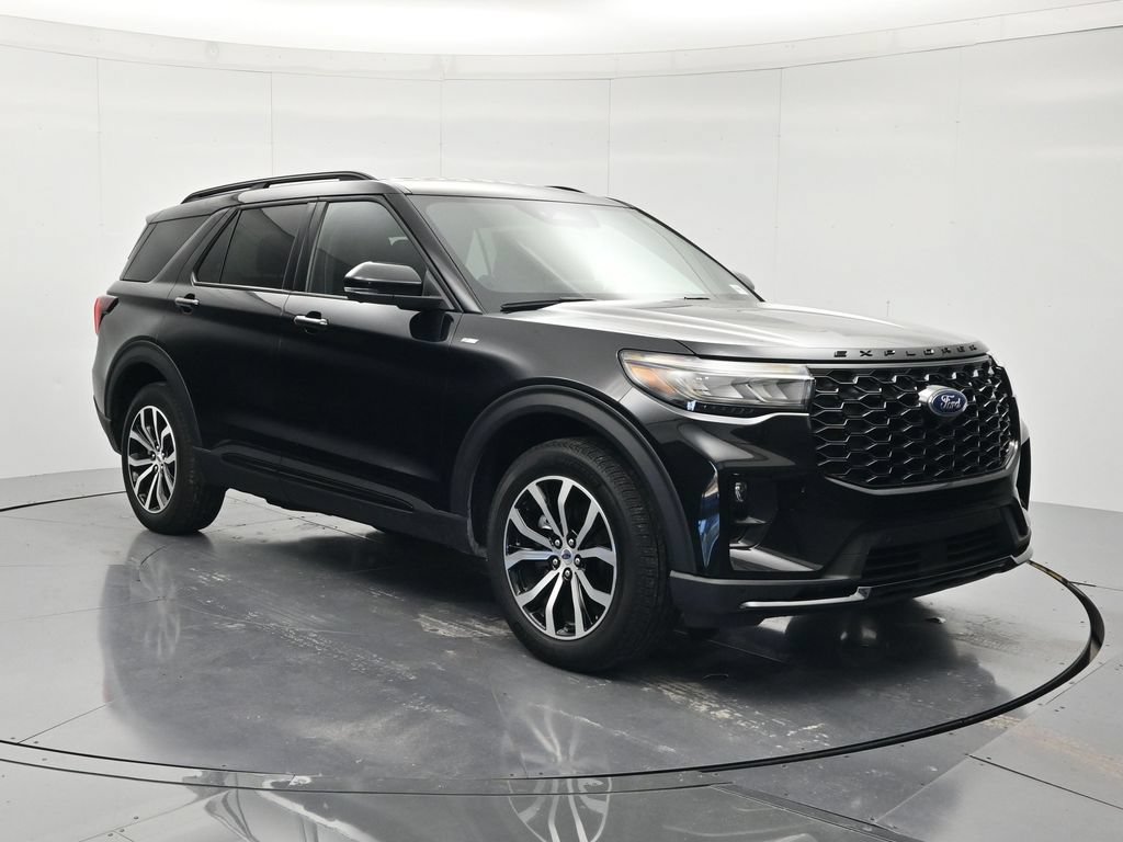 Used 2025 Ford Explorer ST-Line AWD/4WD image 3