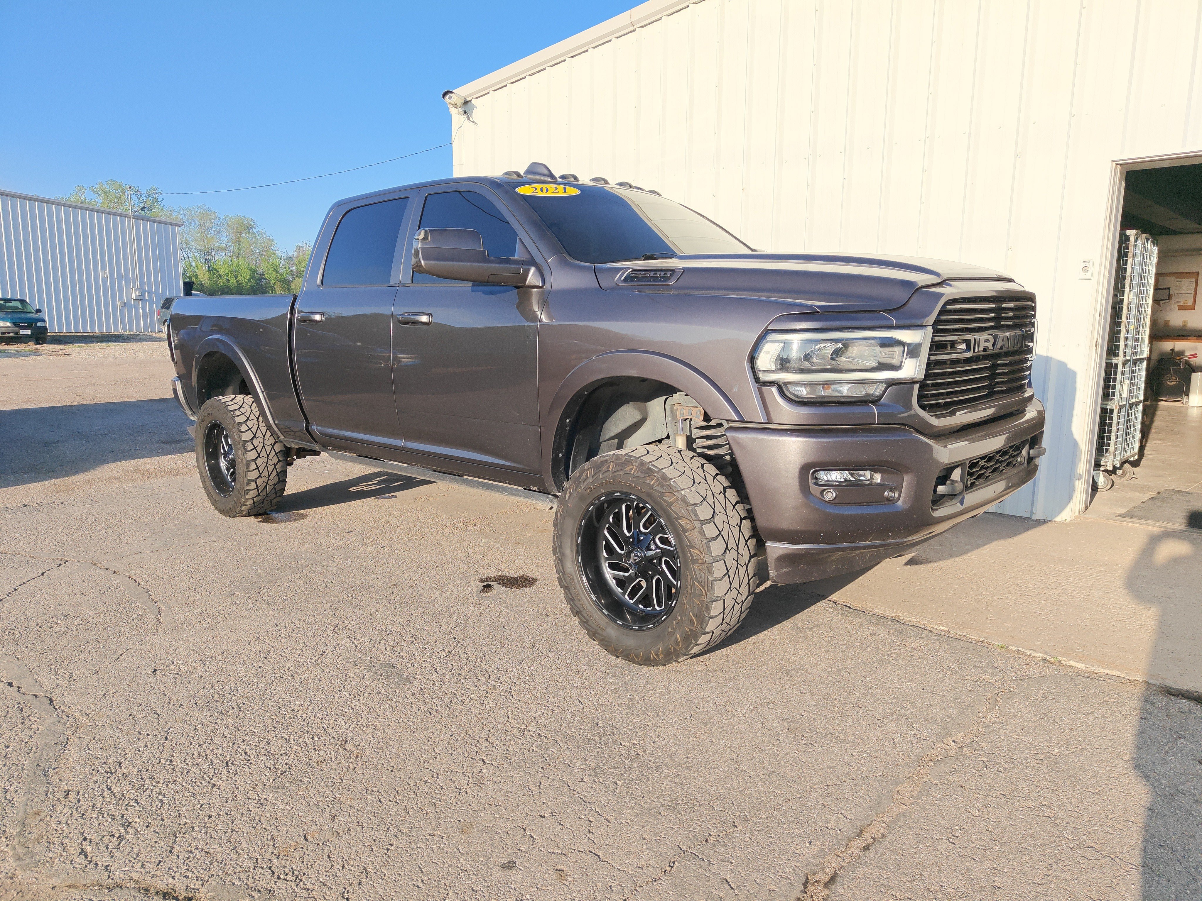 Used 2021 RAM 2500 Laramie AWD/4WD image 2