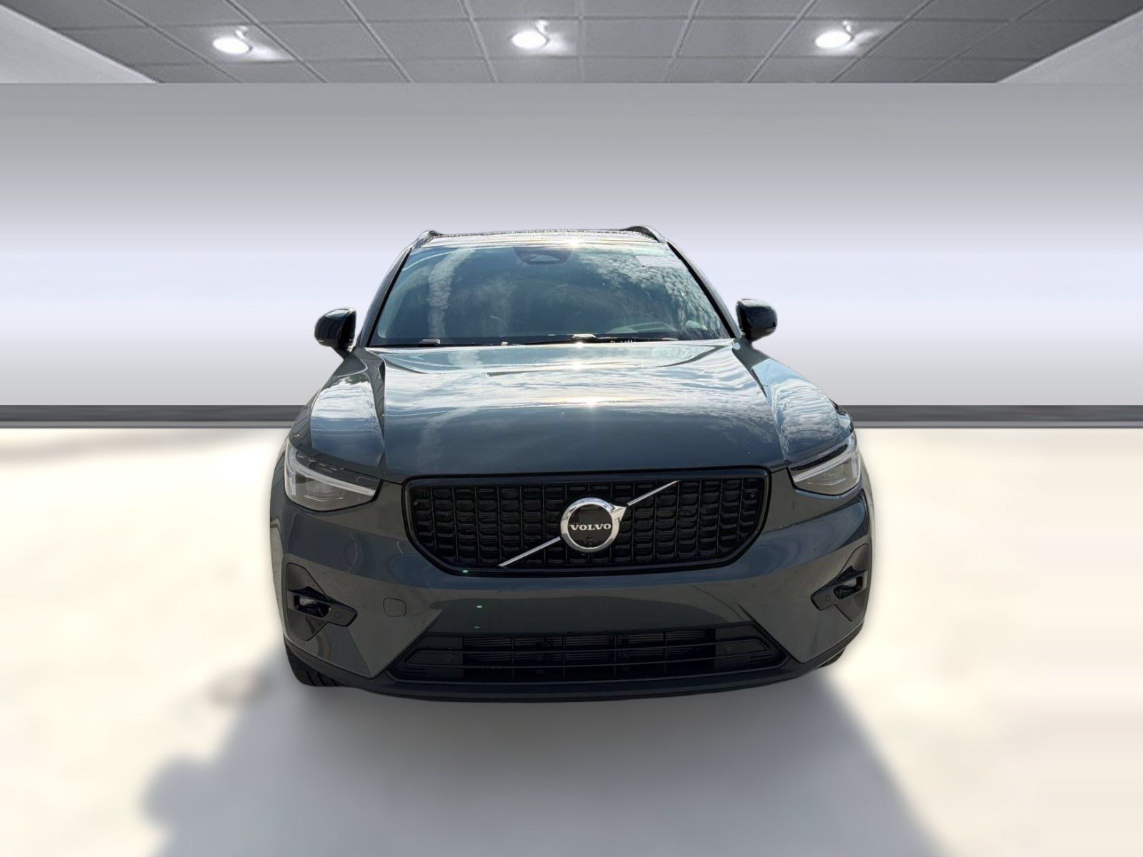 New 2026 Volvo XC40 B4 Plus w/ Protection Package Premier FWD image 6
