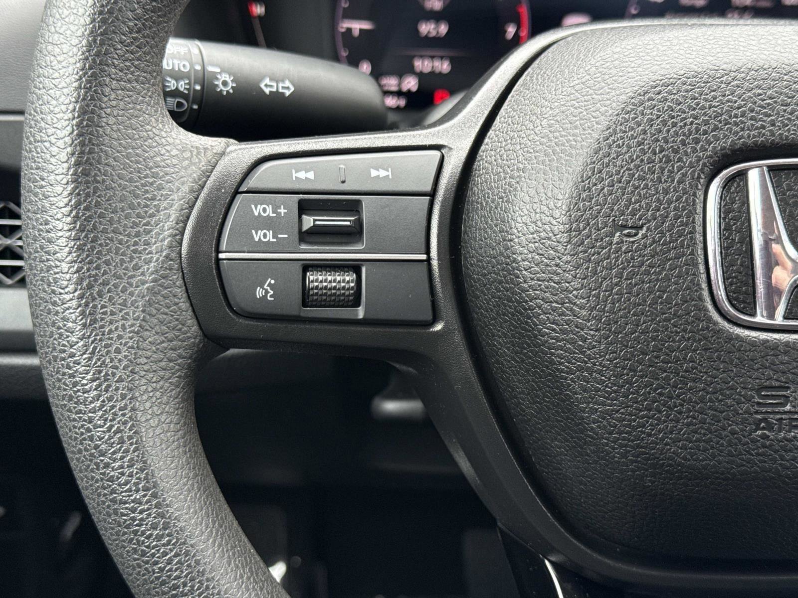 Used 2025 Honda Accord LX image 8