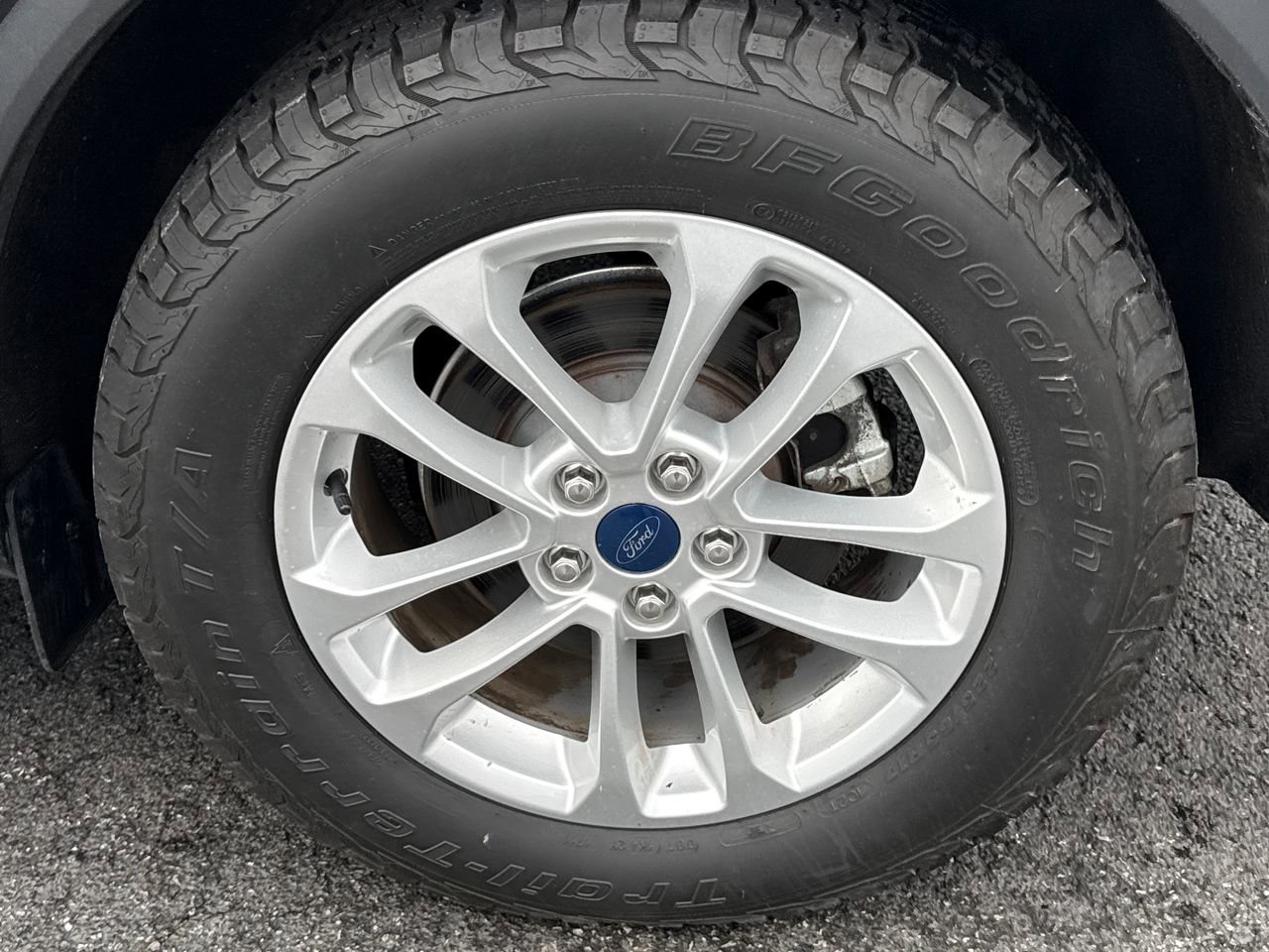 Used 2021 Ford Escape SE image 11