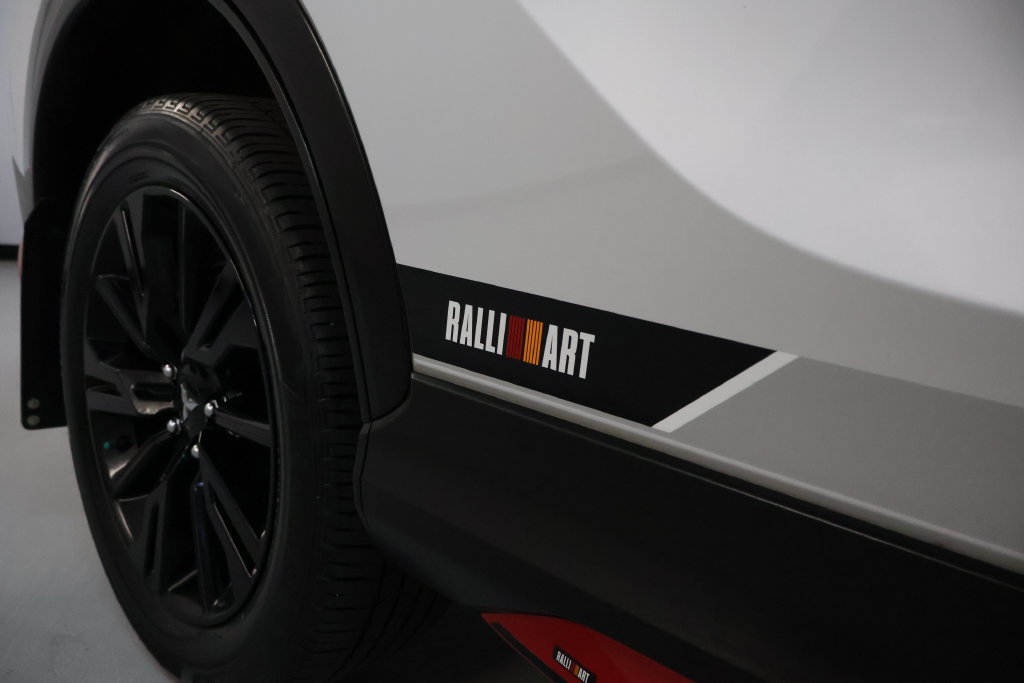 Used 2023 Mitsubishi Eclipse Cross Ralliart AWD/4WD image 11