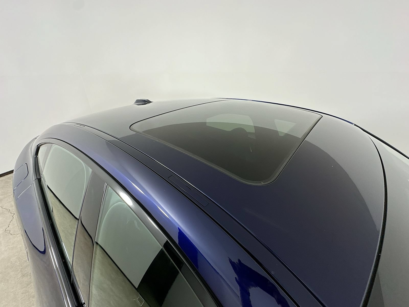 Used 2023 BMW i4 eDrive35 w/ Premium Package RWD image 11
