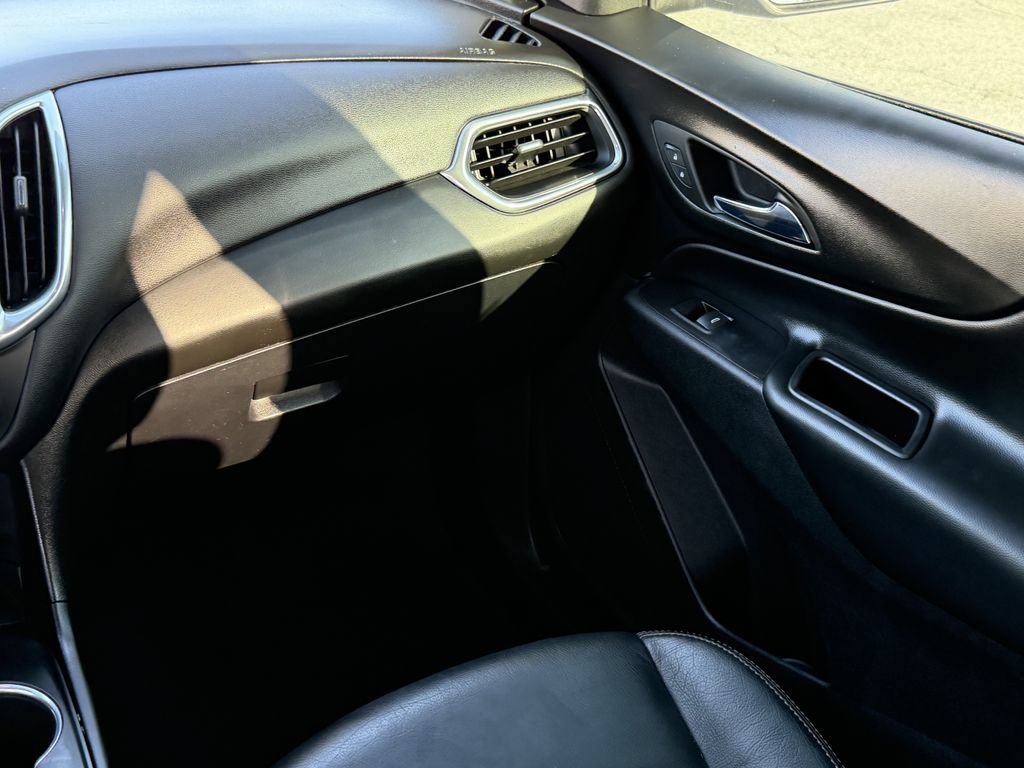 Used 2019 Chevrolet Equinox LT FWD image 16