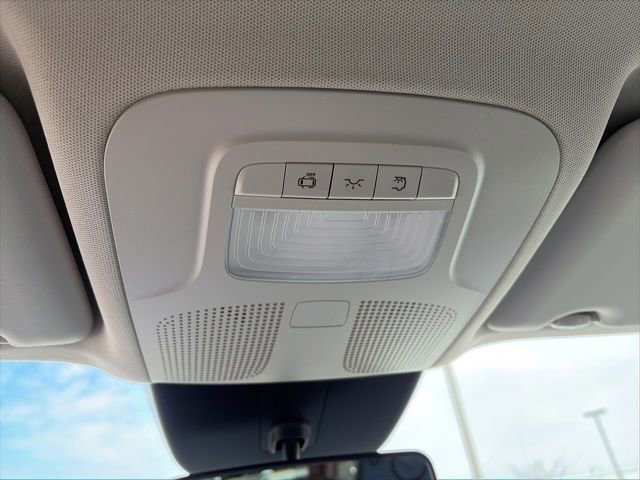 Used 2023 Mercedes-Benz Metris Passenger image 32