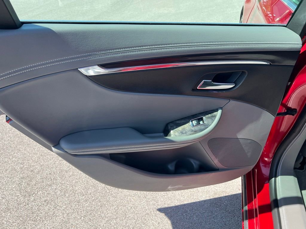 Used 2015 Chevrolet Impala LT w/ Convenience Package FWD image 19