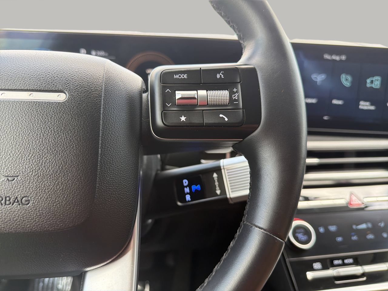 Used 2025 Hyundai Santa Fe SEL FWD image 29