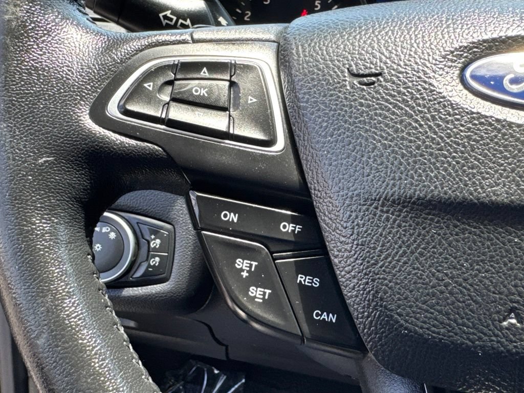 Certified 2017 Ford Escape Titanium FWD image 31