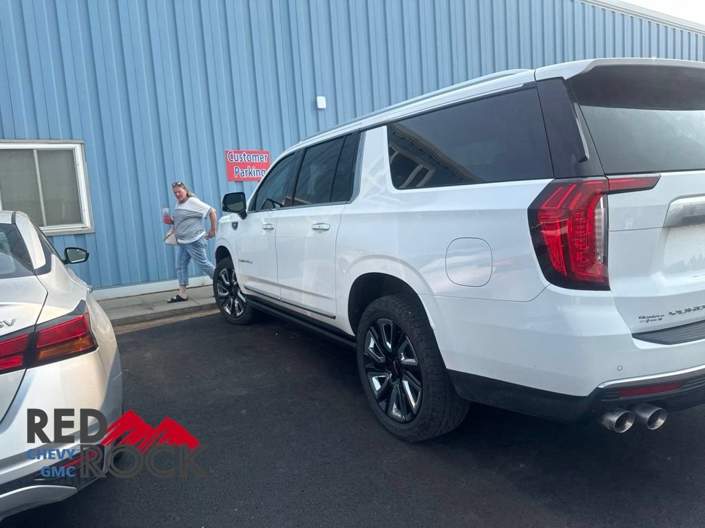 Used 2021 GMC Yukon XL Denali w/ Denali Ultimate Package AWD/4WD image 11