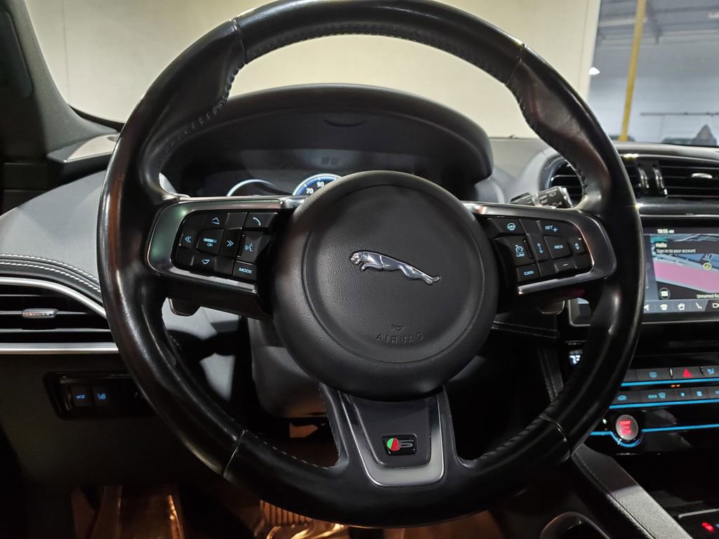 Used 2017 Jaguar F-PACE S image 29